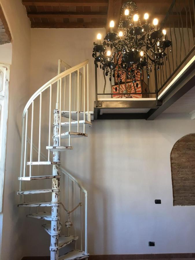 L'Ora Delle Streghe B&B Centralissimo Livorno Dış mekan fotoğraf